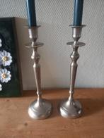 Set van 2 sierlijke zilverkleurige vintage kandelaars, Antiek en Kunst, Antiek | Kandelaars, Ophalen of Verzenden, Overige materialen