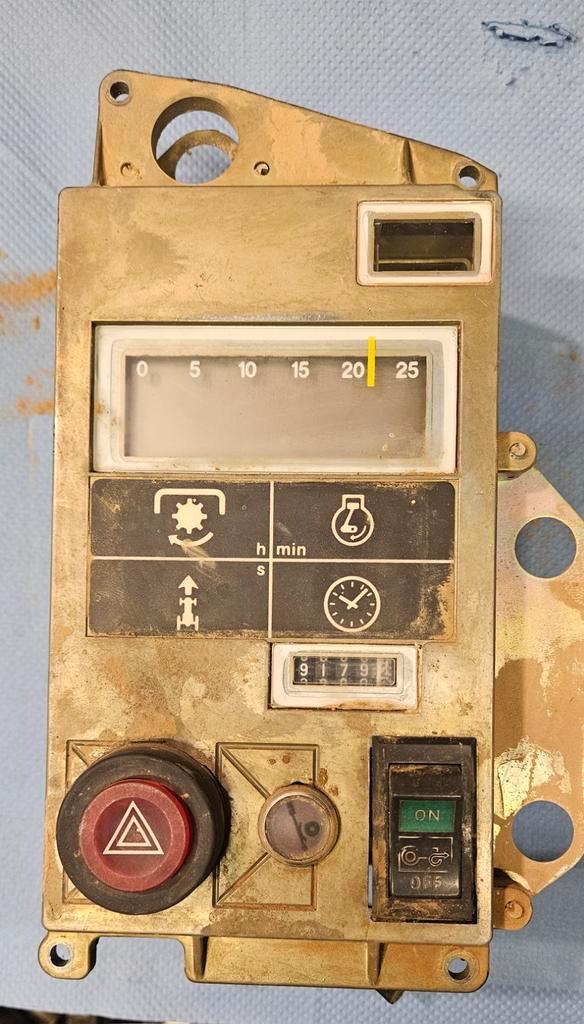 John Deere 50 serie dashboard component. Re16436, Hobby en Vrije tijd, Elektronica-componenten, Ophalen of Verzenden