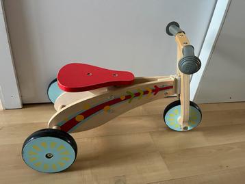 Peuterfiets hout beschikbaar voor biedingen