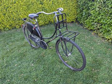 Omafiets in goede staat beschikbaar voor biedingen