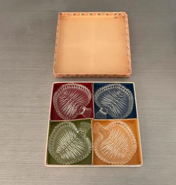 Mid Century Jaren 50 kristalglas bakjes in vorm van appel beschikbaar voor biedingen