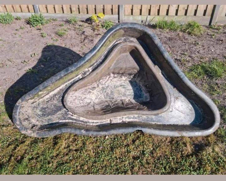 Keurige sierlijke voorgevormde vijver met een fraai formaat, Tuin en Terras, Vijvers, Zo goed als nieuw, Ophalen