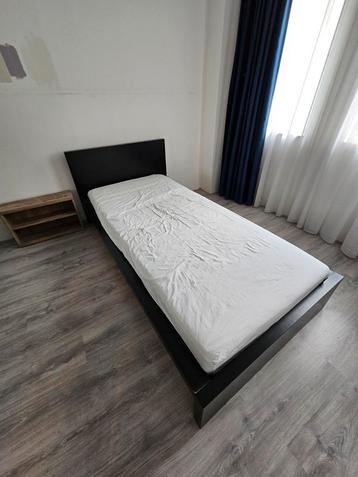 Eenpersoonsbed 1-persoons-bed + matras!