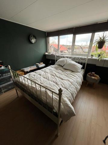IKEA bedframe 140x200 met lattenbodem - afbeelding 1