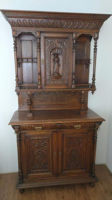 Antieke Mechelse kast ca. 1850 beschikbaar voor biedingen