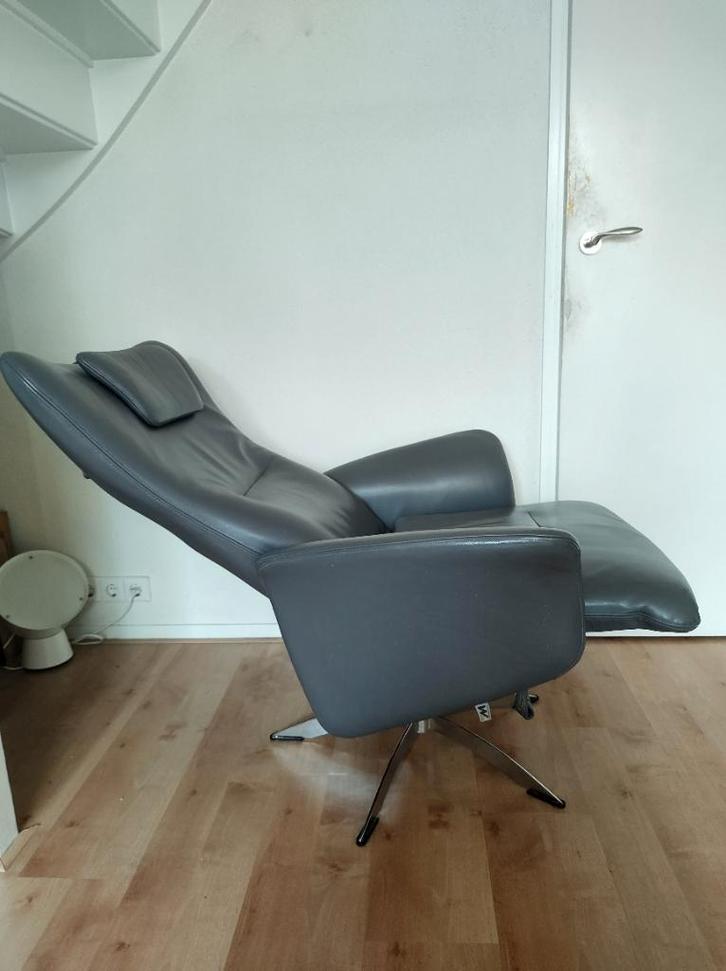 Relax Fauteuil leer Montel model Ritz met voetenbank, grijs, Huis en Inrichting, Fauteuils, Zo goed als nieuw, Leer, Metaal, 75 tot 100 cm