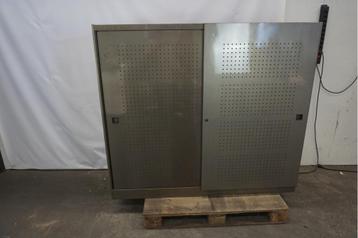 Akoestische kast, archiefkast, schuifdeurkast kantoorkast beschikbaar voor biedingen