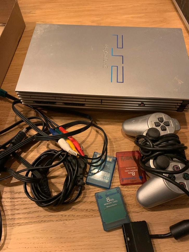 PlayStation 2 met controller, geheugenkaarten en spellen, Spelcomputers en Games, Spelcomputers | Sony PlayStation 2, Gebruikt