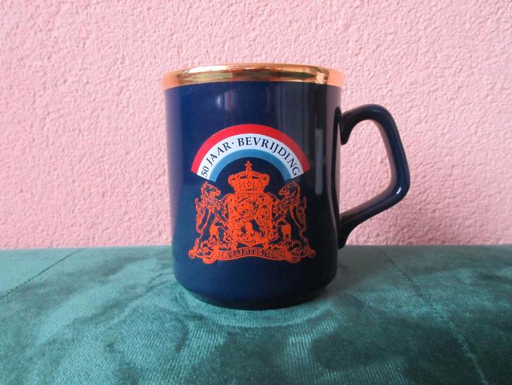 Beker 50 jaar bevrijding, Verzamelen, Militaria | Tweede Wereldoorlog, Overige soorten, Overige typen, Nederland, Ophalen of Verzenden