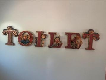 Letters toilet met laven beschikbaar voor biedingen