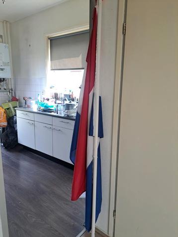 Vlaggenstok en vlag beschikbaar voor biedingen