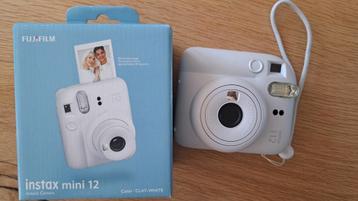 Instax mini 12 camera beschikbaar voor biedingen