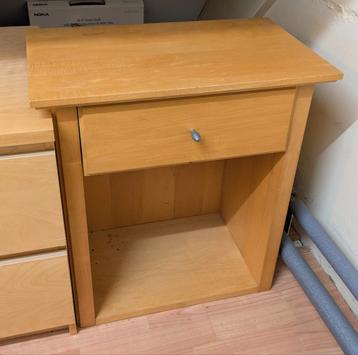Night stand set of 2, pale wood stain beschikbaar voor biedingen