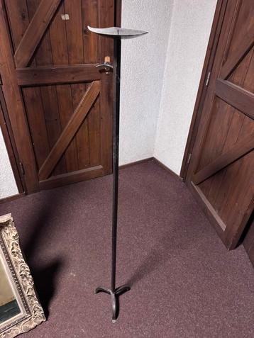Kaarshouder 140 cm hoog beschikbaar voor biedingen