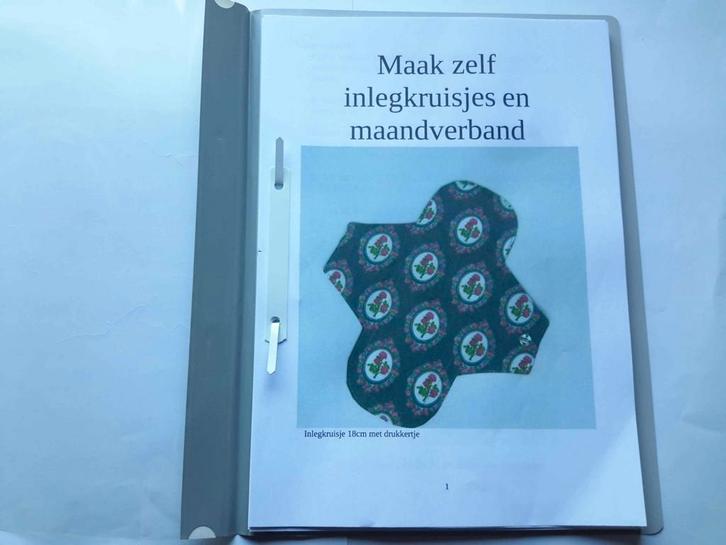 Patronen boekje wasbare inlegkruisjes met vleugels 18-30 cm., Hobby en Vrije tijd, Kledingpatronen, Zo goed als nieuw, Vrouw, Overige merken