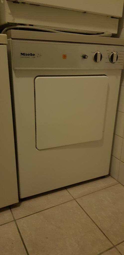 MIELE droger, Witgoed en Apparatuur, Wasdrogers, Gebruikt, Luchtafvoer, Voorlader, 85 tot 90 cm, Anti-kreukfase, Energieklasse A of zuiniger