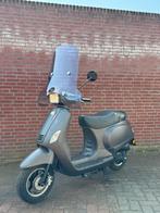 IVA LUX 50, Bouwjaar 2016, 1693 KM, Fietsen en Brommers, Scooters | Overige merken, Benzine, Zo goed als nieuw, Iva Lux 50, Ophalen