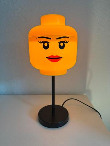 Lego lamp hoofd + zwarte lampenvoet beschikbaar voor biedingen