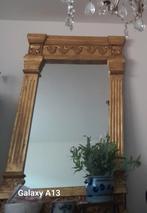 Brocante Spiegel hout bewerkt ,goudkleurig ,, Antiek en Kunst, Antiek | Spiegels, Ophalen, Minder dan 100 cm