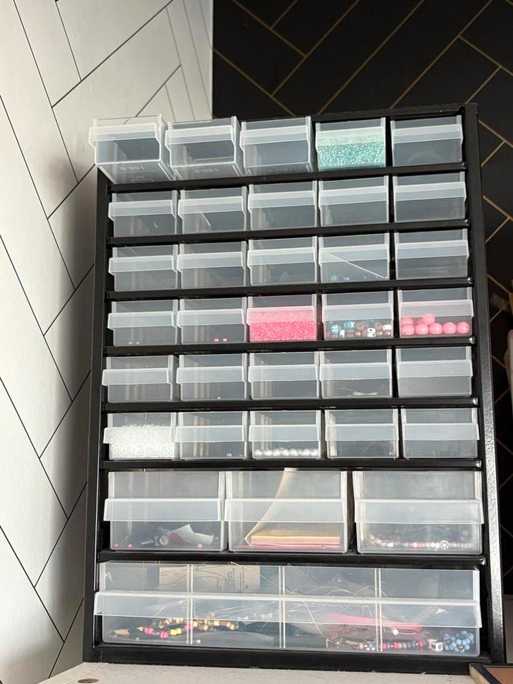 Ladenkastje voor kralen, Hobby en Vrije tijd, Kralen en Sieraden maken, Gebruikt, Kraal, Ophalen of Verzenden