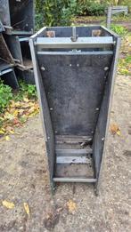 39 Voerbakken / Brijbakken, Meerdere dieren, Varken