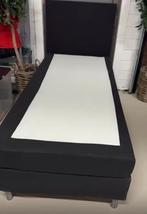 Zwart eenpersoonsbed met hoofdeinde, Huis en Inrichting, Ophalen, 90 cm, Eenpersoons, Zwart