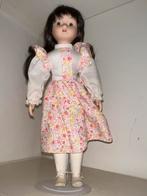 Porseleinen pop perfecte conditie, Verzamelen, Poppen, Ophalen of Verzenden, Nieuw, Pop