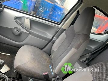 Veiligheidsgordel rechts-voor van een Peugeot 107 beschikbaar voor biedingen