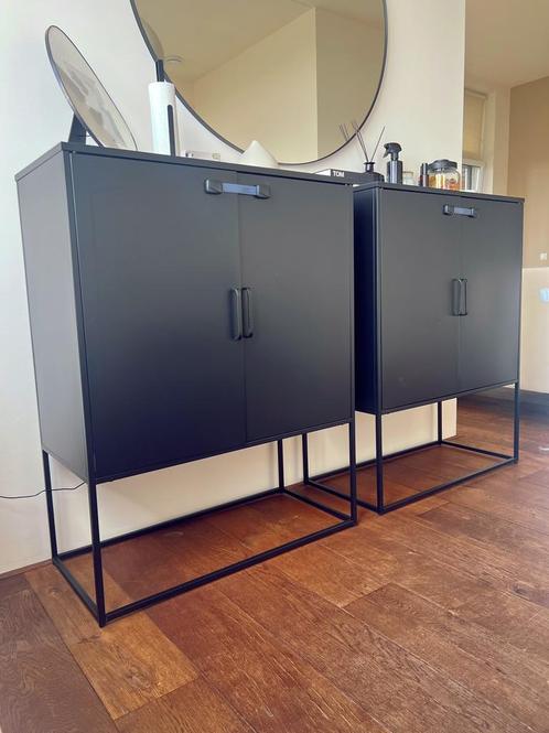 Twee zwarte metalen design kastjes, Huis en Inrichting, Kasten | Dressoirs, Gebruikt, 50 tot 100 cm, 25 tot 50 cm, Metaal, Ophalen