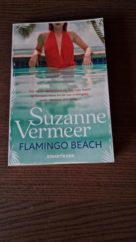 Flamingo Beach - Suzanne Vermeer, Boeken, Romans, Zo goed als nieuw, Nederland, Ophalen of Verzenden