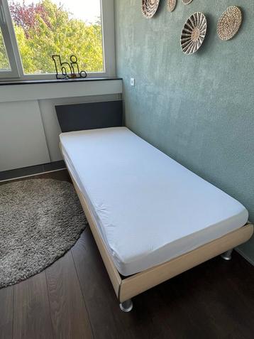 Eenpersoonsbed 90x190/200 cm incl. matras beschikbaar voor biedingen