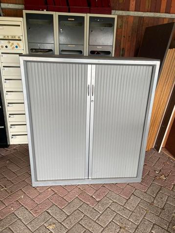 Roldeur kastje halfhoog 125 cm breed beschikbaar voor biedingen