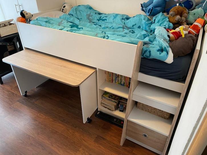 Halfhoogslaper met uitschuifbaar bureau (Pierre), Kinderen en Baby's, Kinderkamer | Stapelbedden en Hoogslapers, Gebruikt, Halfhoogslaper