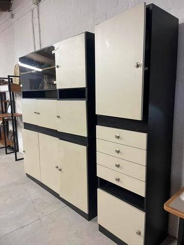 Vintage jaren 60 wandmeubels beschikbaar voor biedingen