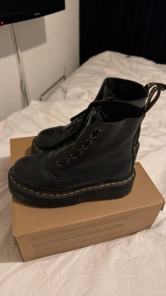 Dr Martens sinclair 37 platform, Kleding | Dames, Schoenen, Zo goed als nieuw, Verzenden