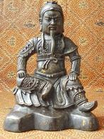 Prachtig antiek Chinees brons beeld van een krijger 20,5 cm.