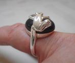 Zilveren aparte ring met kikker en onyx maat 17.5 nr.1814, Verzenden, Zo goed als nieuw, 17 tot 18, Dame