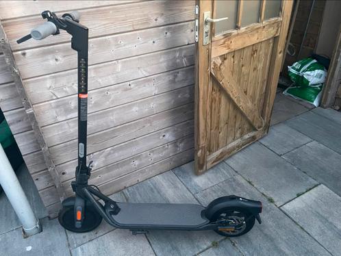 Ninebot by Segway KickScooter F25E - E-step - Actieradius, Fietsen en Brommers, Steps, Zo goed als nieuw, Elektrische step (E-scooter)