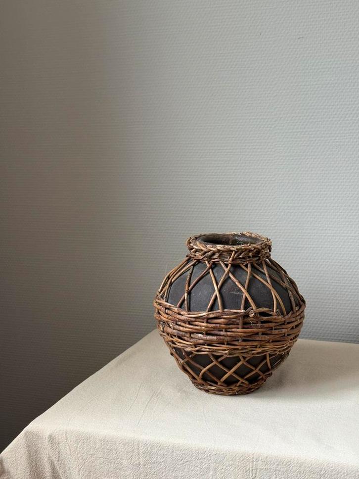 Vintage bruin ceramic & rotan wabisabi vaas h20cm, Huis en Inrichting, Woonaccessoires | Vazen, Zo goed als nieuw, Overige kleuren