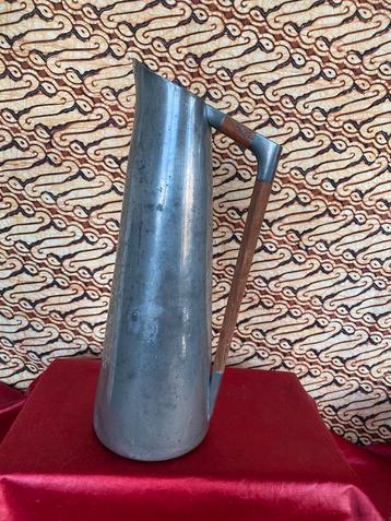 VINTAGE TINNEN SCHENKKAN K.M.D. TIEL (60er jaren). beschikbaar voor biedingen