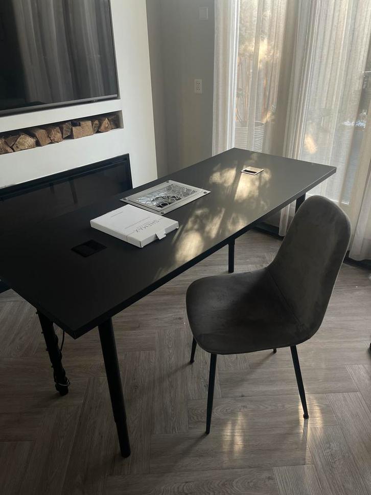 Nageltafel met Shemax afzuiging, Huis en Inrichting, Bureaus, Zo goed als nieuw, In hoogte verstelbaar, Ophalen