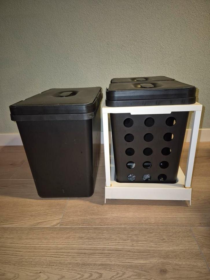 Ikea Uittrekbaar Afvalbak Frame, Huis en Inrichting, Woonaccessoires | Prullenbakken, Gebruikt, Minder dan 50 cm, 40 liter of meer