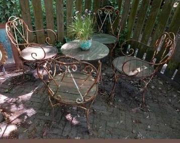 Antieke brocante smeedijzeren tuinset I.z.g.s  beschikbaar voor biedingen