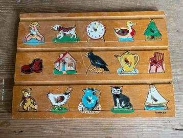Leuke oude houten puzzel beschikbaar voor biedingen