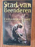 Cassandra Clare - Stad van Beenderen., Ophalen of Verzenden, Zo goed als nieuw
