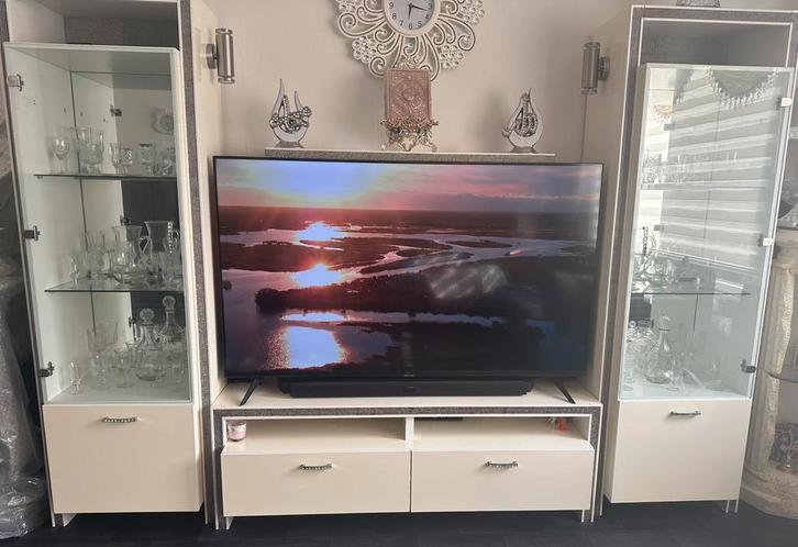 Mooie witte/creme tv-meubel kast – Zo goed als nieuw, Huis en Inrichting, Kasten | Vitrinekasten, Zo goed als nieuw, 200 cm of meer