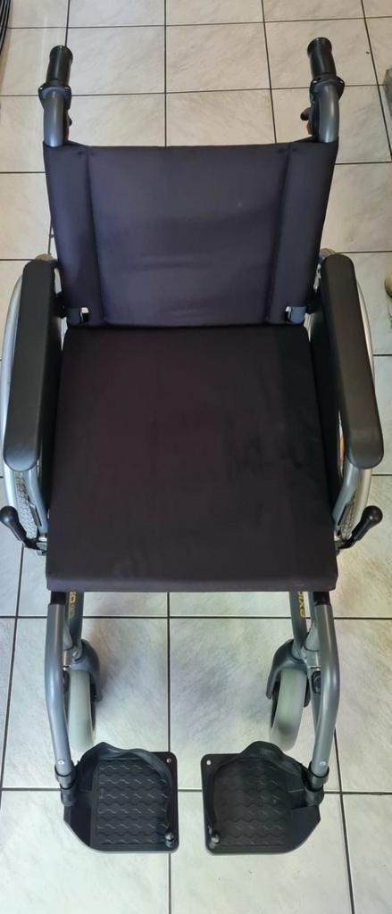 Nieuw rolstoel inklapbaar van het merk EXIGO heel lichtgewic, Diversen, Rolstoelen, Zo goed als nieuw, Inklapbaar, Ophalen of Verzenden