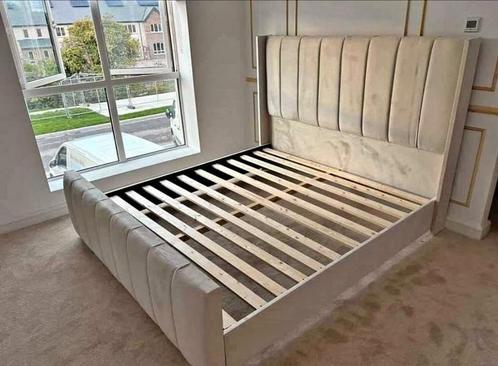 Elegante Bedframe met Knopen – Beschikbaar in Meerdere Maten, Huis en Inrichting, Slaapkamer | Bedden, Nieuw, Tweepersoons, 180 cm