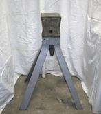 Antiek koperslagersaambeeld op voet, Antiek en Kunst, Antiek | Gereedschap en Instrumenten, Ophalen
