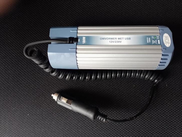 Omvormer 12V naar 230V 100W, Auto diversen, Auto-accessoires, Zo goed als nieuw, Ophalen